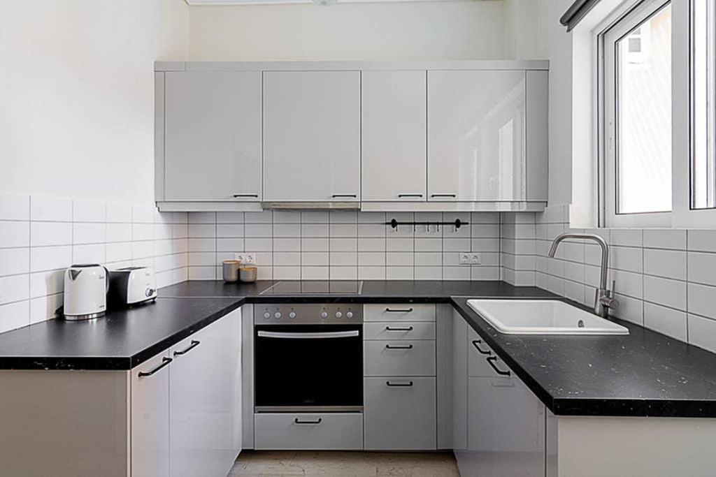 Cozy Flat With 1 Bedroom Next To Metro Station Athènes Extérieur photo